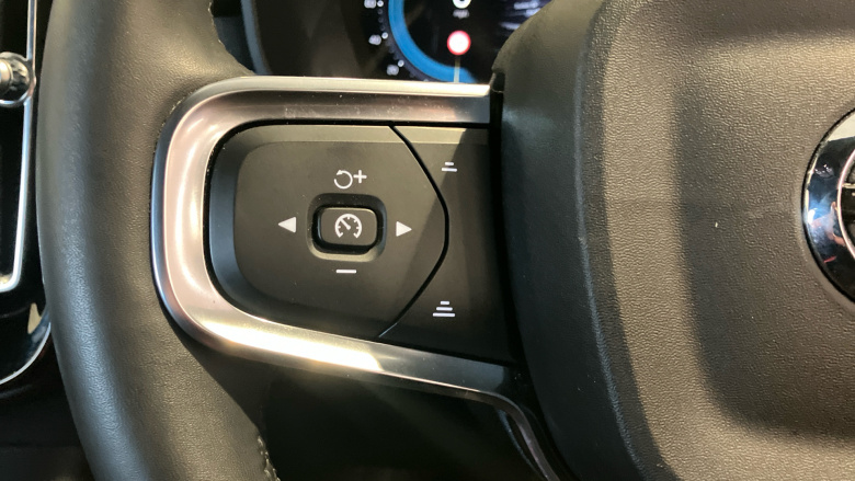 Volvo XC40 2.0 B3P Core 5dr Auto Petrol Estate